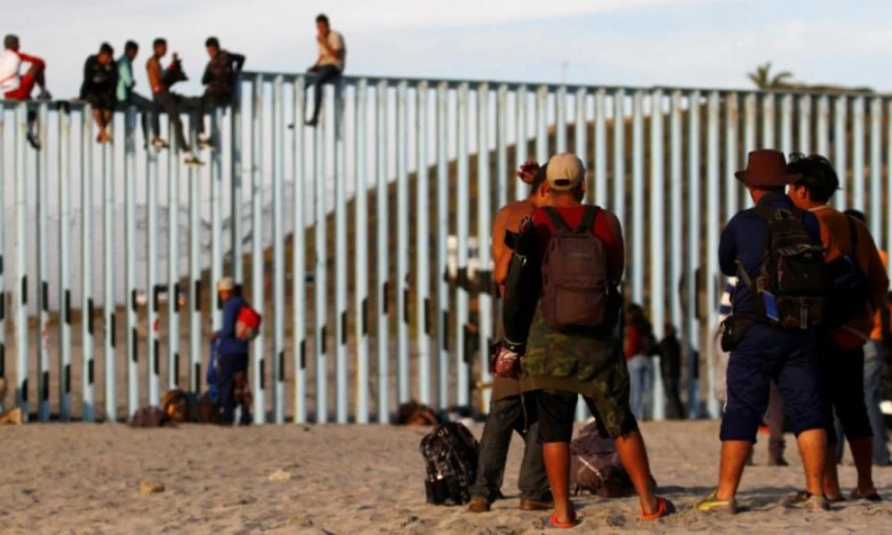 Πάνω από 170.000 μετανάστες συνέλαβαν τον Μάρτιο οι ΗΠΑ